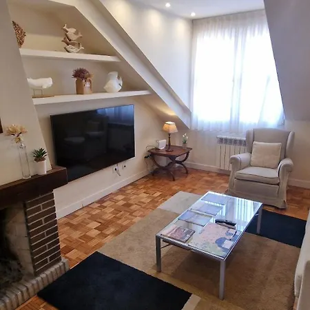 La Buhardilla De La Escalerona - 2 Hab - Vut-4354-as Apartmán Gijón